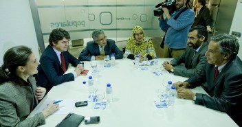 Jorge Moragas se reúne con una delegación del Frente Polisario