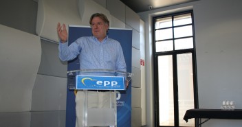 El eurodiputado y secretario general del PPE, Antonio López Istúriz, durante su discurso