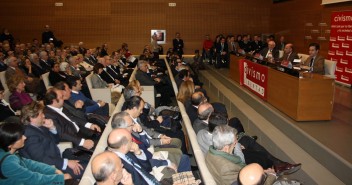 La sala de Civican que acogió la conferencia de De Guindos, abarrotada