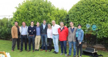Pons, con el resto de ponentes del foro de emprendimiento en Cintruénigo y cargos del PPN