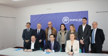 Populares de las tres comunidades, tras la firma del acuerdo