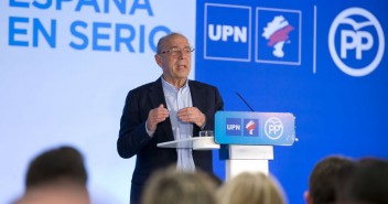 José Cruz Pérez Lapazarán destacó la importancia del agua para Navarra