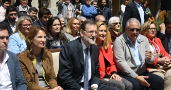 Rajoy escucha el discurso de Pablo Zalba