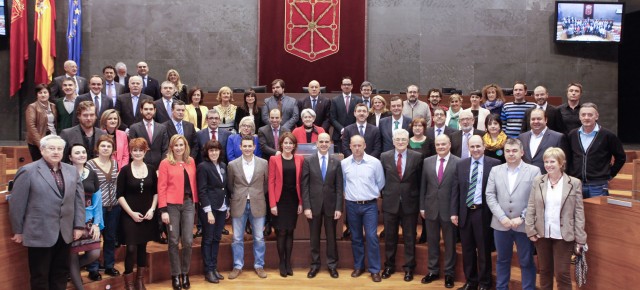 Foto de los parlamentarios en la Cámara con motivo del fin de legislatura