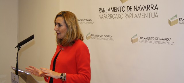 La portavoz parlamentaria, Ana Beltrán, durante la rueda de prensa ofrecida en el Parlamento de Navarra