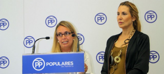 Elena Samaniego en rueda de prensa, junto a Ana Beltrán