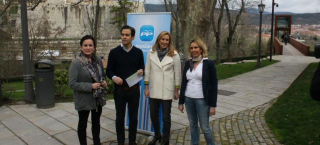 La portavoz del partido, Cristina Sanz; el candidato a la Alcaldía de Pamplona, Pablo Zalba, la candidata a la Presidencia de Navarra, Ana Beltrán y la presidenta de la Junta Local del PPN, Elena Samaniego.