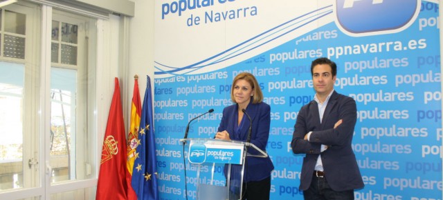 La secretaria general del PP, María Dolores de Cospedal y el presidente de la Comisión Gestora del PPN, Pablo Zalba