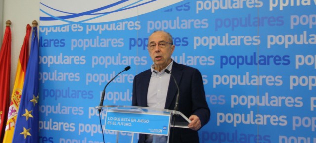 El senador navarro José Cruz Pérez Lapazarán