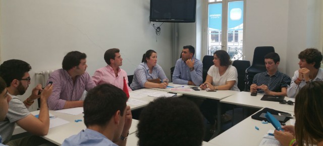 La Comisión Gestora de Nuevas Generaciones, en una de sus reuniones periódicas
