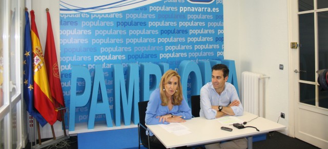 Ana Beltrán y Pablo Zalba, durante la rueda de prensa para presentar las propuestas del PPN en Política Social
