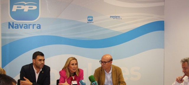 El parlamentario foral, Javier García; la presidenta del PPN, Ana Beltrán y el secretario general del partido, José Suárez