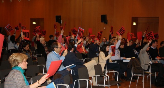 Afiliados y simpatizantes del PPN, durante el debate de la ponencia estatutaria