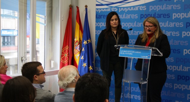 Cristina Sanz y Amaya Zarranz, durante la presentación del comité de campaña