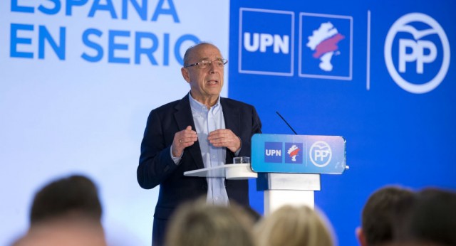 José Cruz Pérez Lapazarán destacó la importancia del agua para Navarra